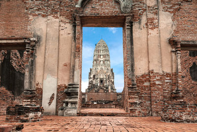 Ayutthaya historical park, this is ancient capital and beautiful historical landmark