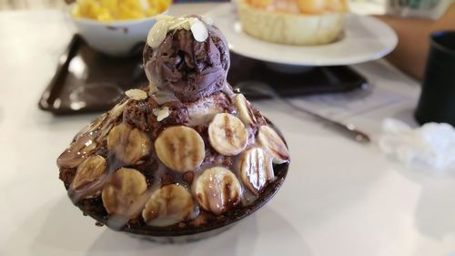 Close-up of cake in plate on table