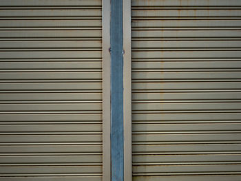 Heavy duty rolling door pattern