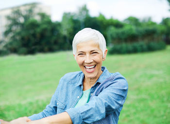 Portrait of a smiling young woman