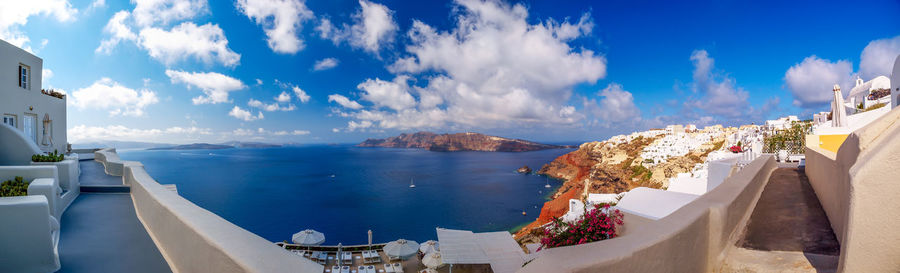 Amazing panorama santorini island view. beautiful white cave houses. santorini, cyclades, greece