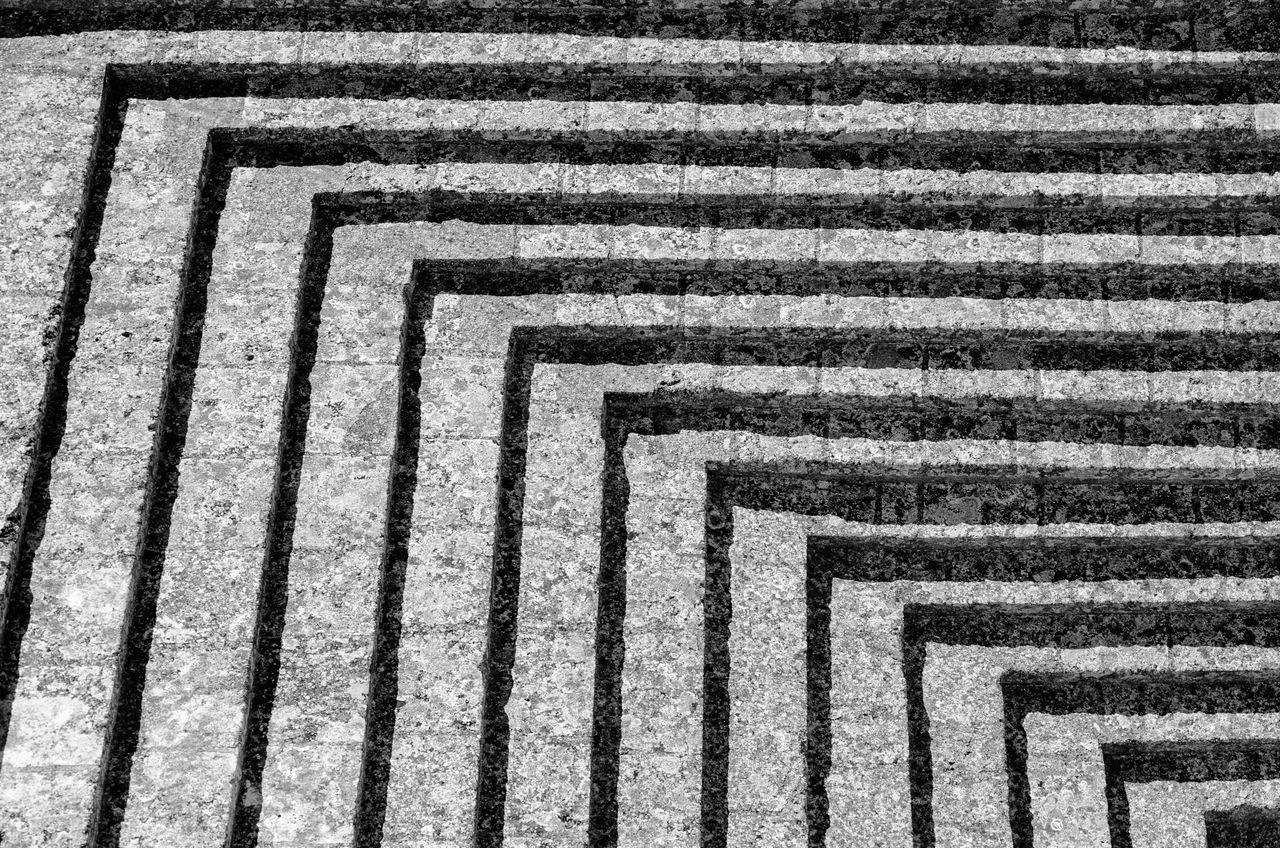 FULL FRAME SHOT OF STAIRCASE