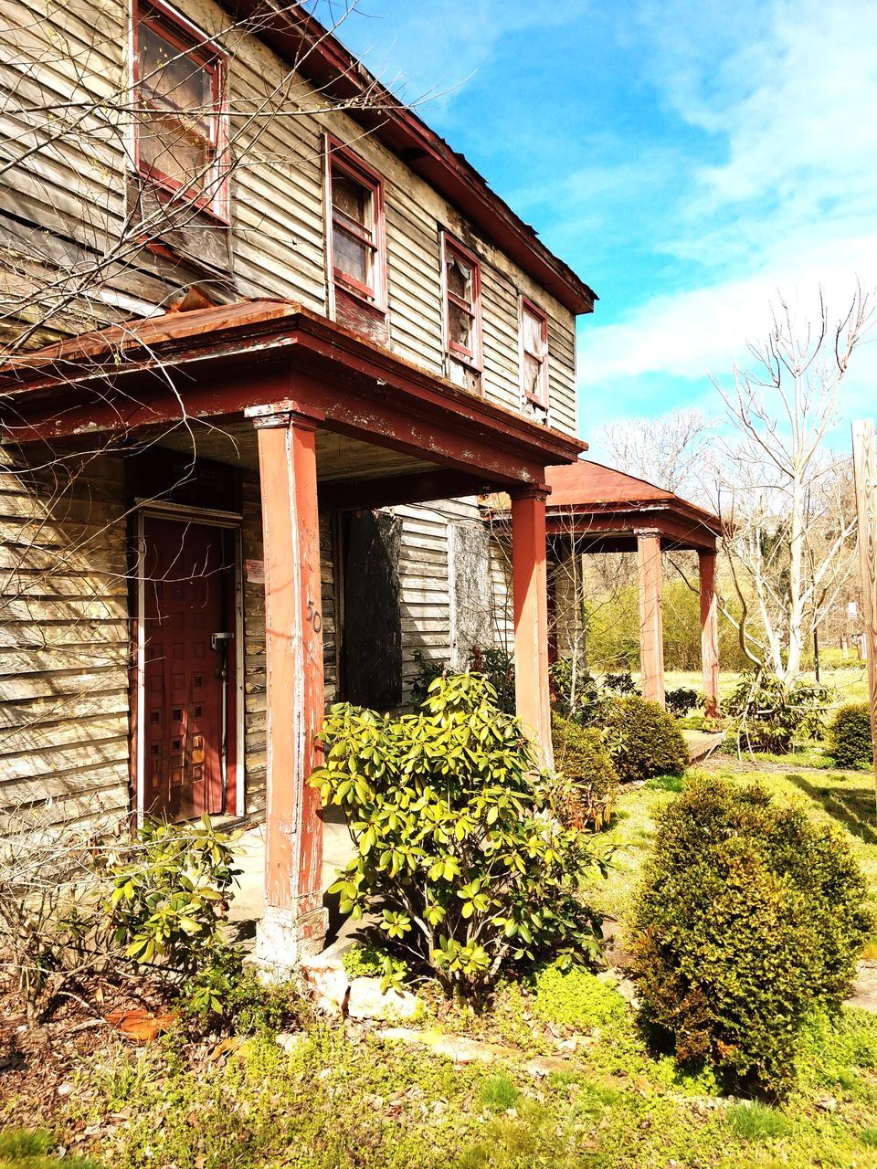 EXTERIOR OF ABANDONED BUILDING