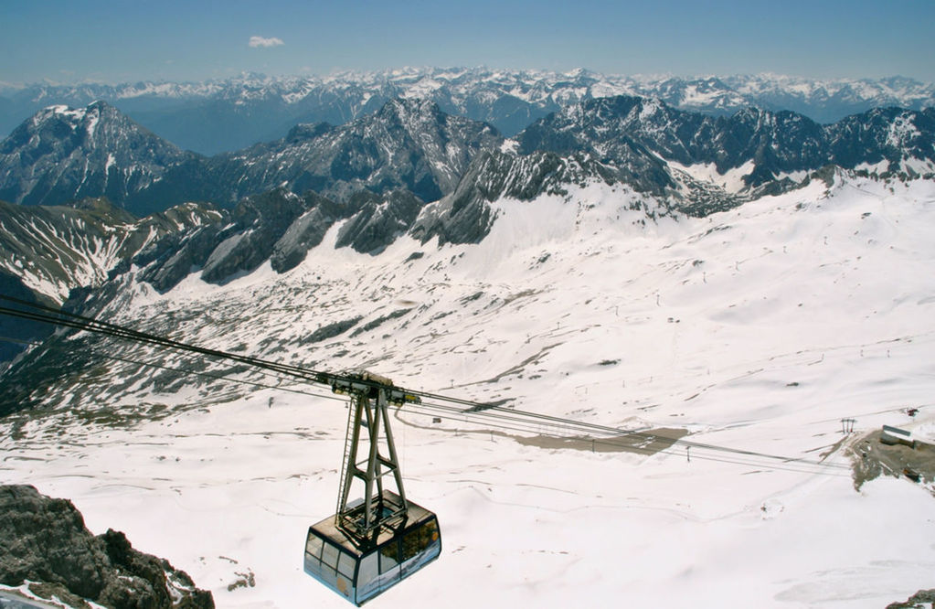 mountain, mountain range, snow, cold temperature, winter, tranquility, tranquil scene, landscape, nature, beauty in nature, sky, scenics, season, non-urban scene, snowcapped mountain, day, no people, outdoors, frozen, sunlight