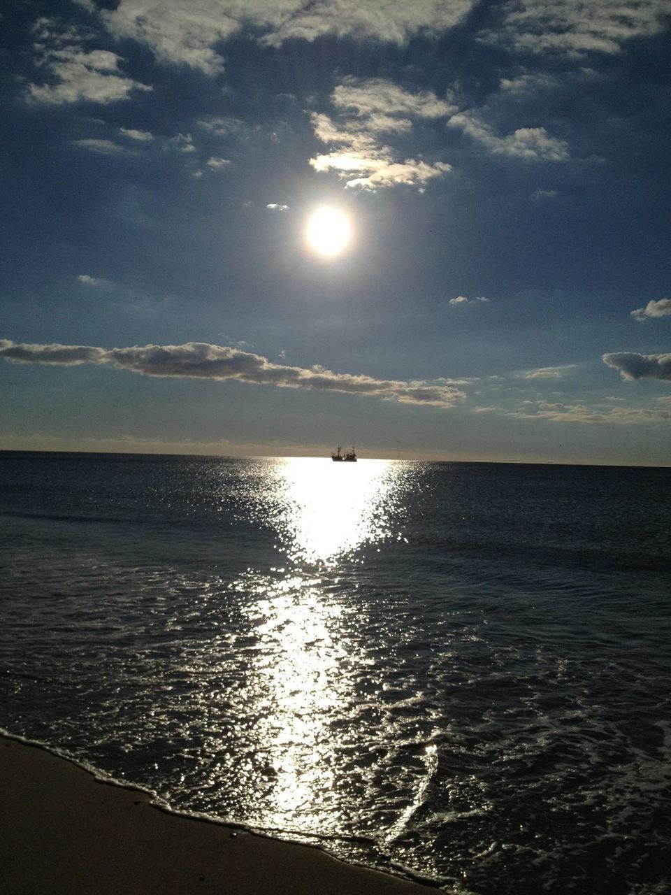 sea, water, horizon over water, tranquil scene, scenics, tranquility, beauty in nature, sky, sun, nature, reflection, sunset, idyllic, beach, sunlight, cloud - sky, seascape, shore, outdoors, rippled