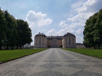 Footpath leading towards augustusburg and falkenlust palaces in city