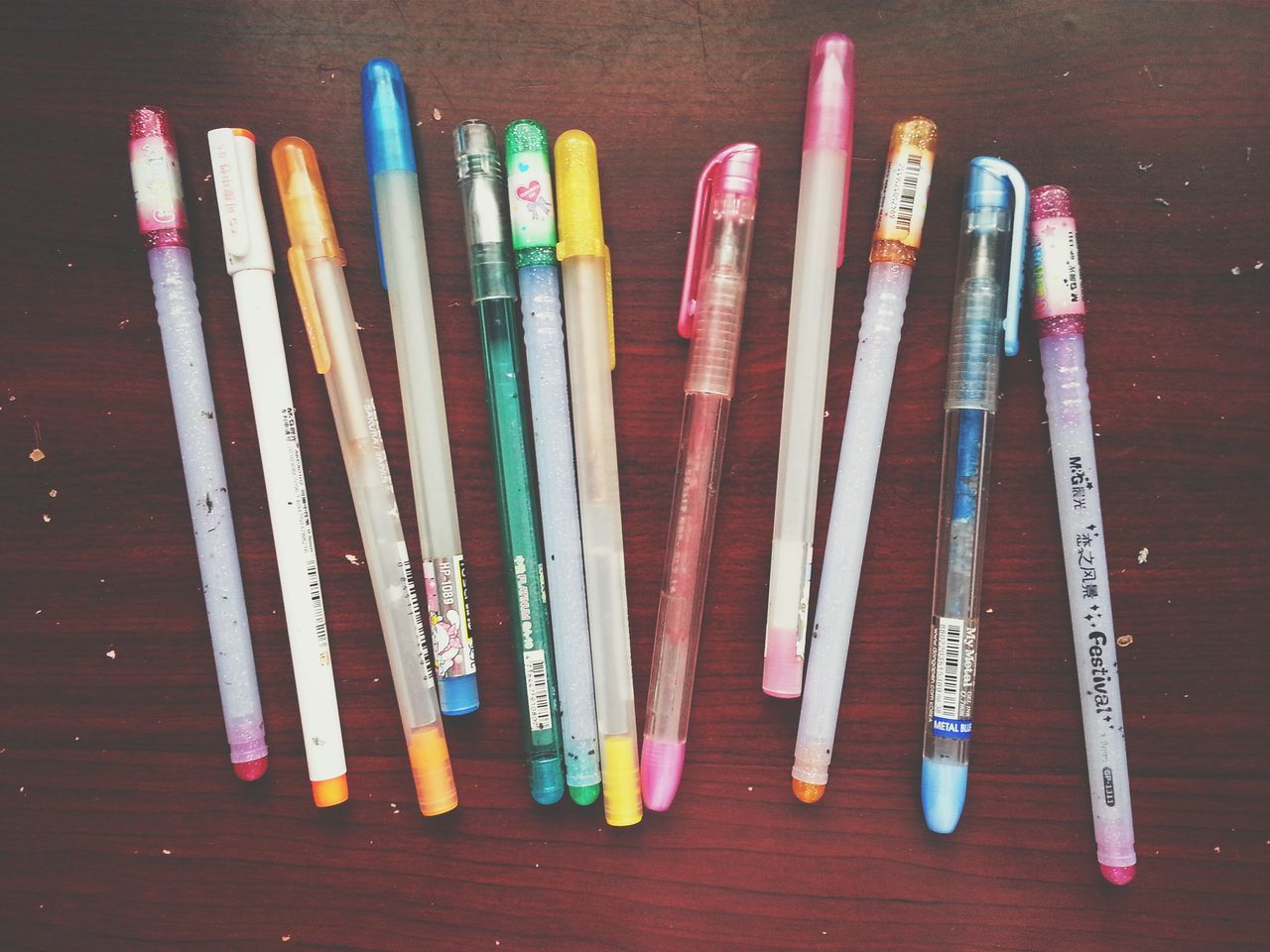 indoors, still life, close-up, pencil, variation, table, multi colored, studio shot, high angle view, choice, colored pencil, large group of objects, education, arrangement, pen, paper, directly above, white background, no people, medium group of objects