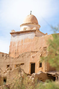 Old mosque in ghoufi canyon in the aures region, algeria