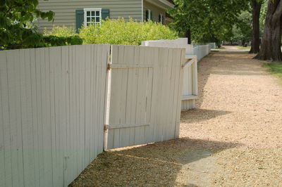 Narrow walkway along buildings