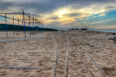 Luz da madrugada na praia da caparica - early in the morning at caparica beach