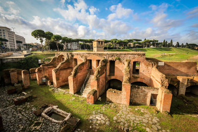 Old ruin building against sky