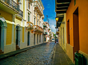 Narrow alley in city