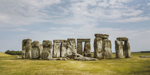 View of stonehenge against cloudy sky