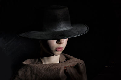 Portrait of mid adult man in hat