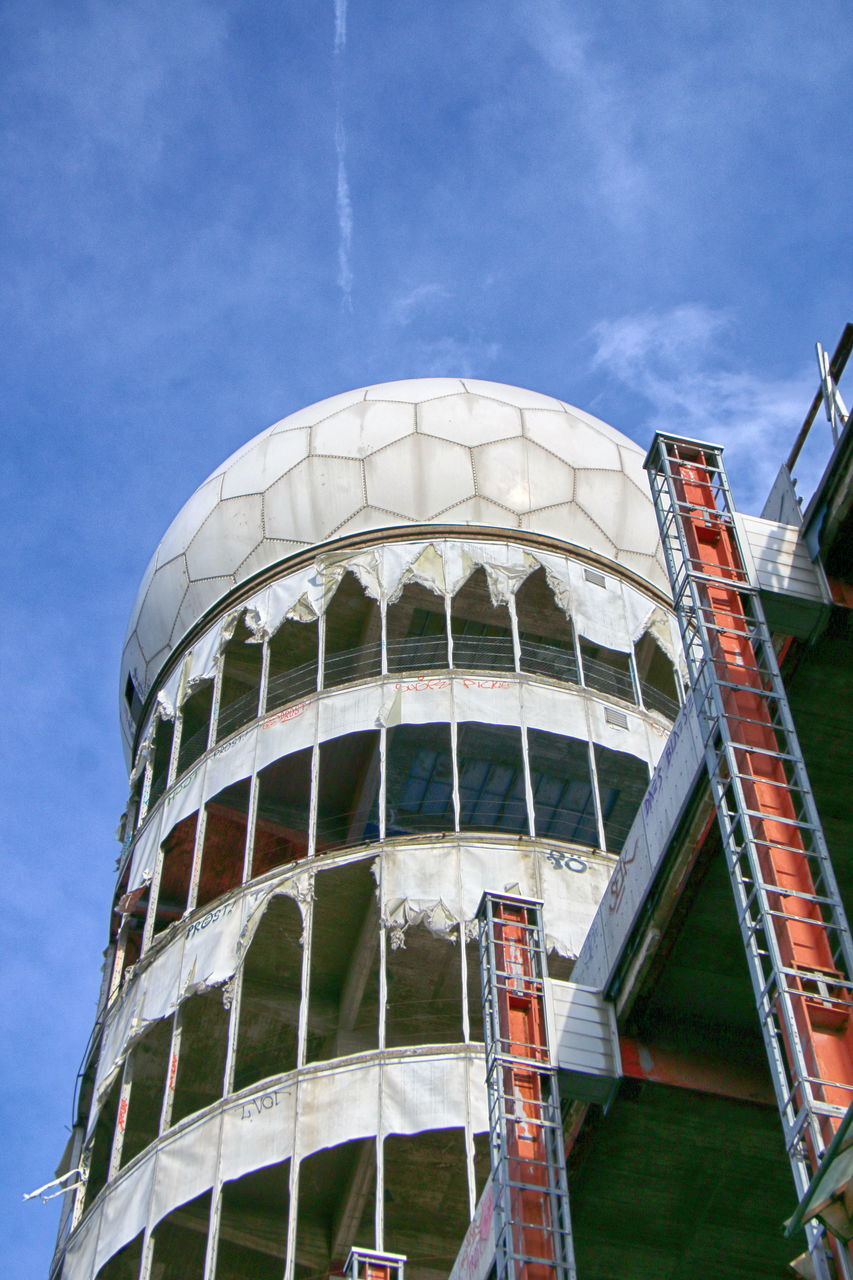 architecture, built structure, building exterior, sky, low angle view, day, no people, outdoors