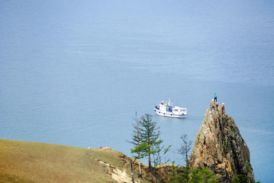 Scenic view of ship sailing on sea