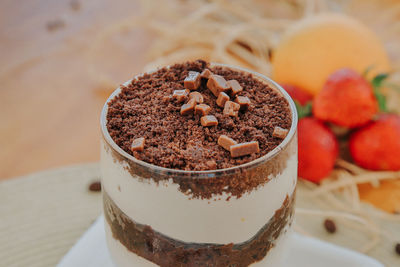 Close-up of chocolate cake in plate on table