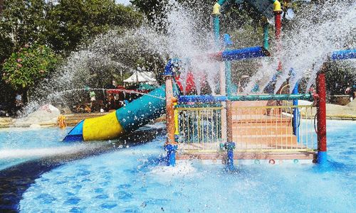 Water splashing in swimming pool