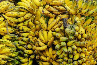 Yellow bananas in the market place 