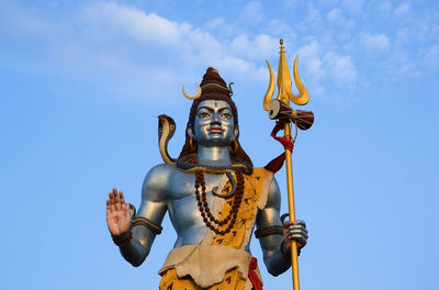 Biggest lord shiva statue in haridwar daksh mahadev temple. india