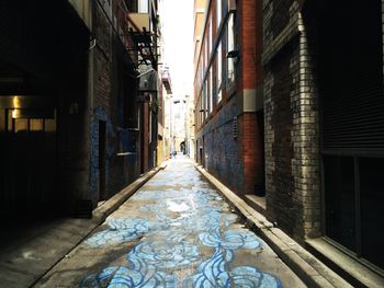 Narrow alley in alley