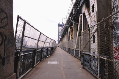 Pedestrian walkway of brooklyn bridge