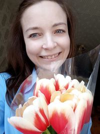 Portrait of woman smiling