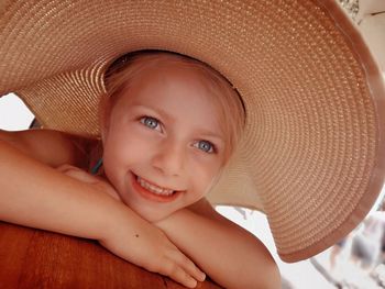 Portrait of cute girl smiling