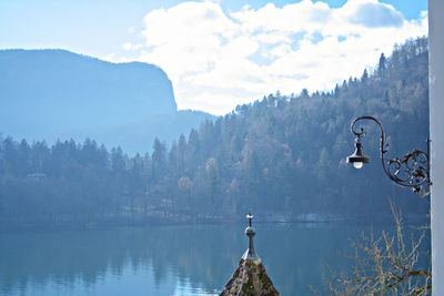 Panoramic view of lake and mountains against sky