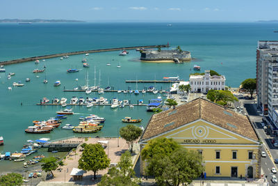 Mercado modelo and old historic fortress at todos os santos bay in salvador city, bahia 