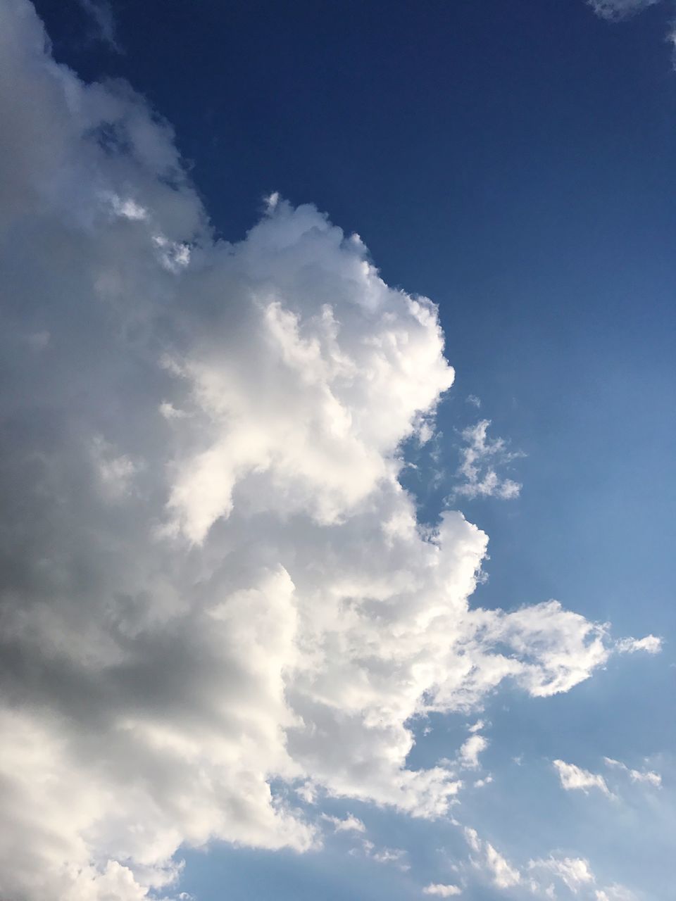 nature, beauty in nature, sky, cloud - sky, low angle view, backgrounds, tranquility, no people, scenics, outdoors, day, tranquil scene, sky only, full frame