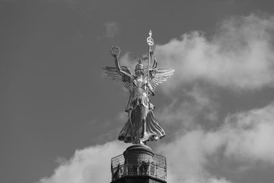 The berlin victory column