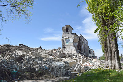 Low angle view of old ruins against sky