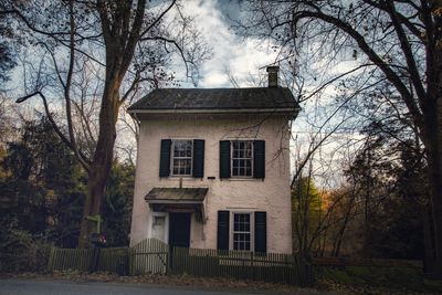 Abandoned house against sky