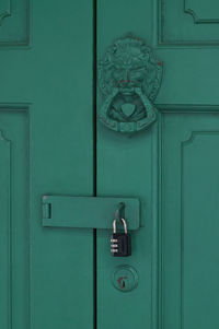 Closed door handle
