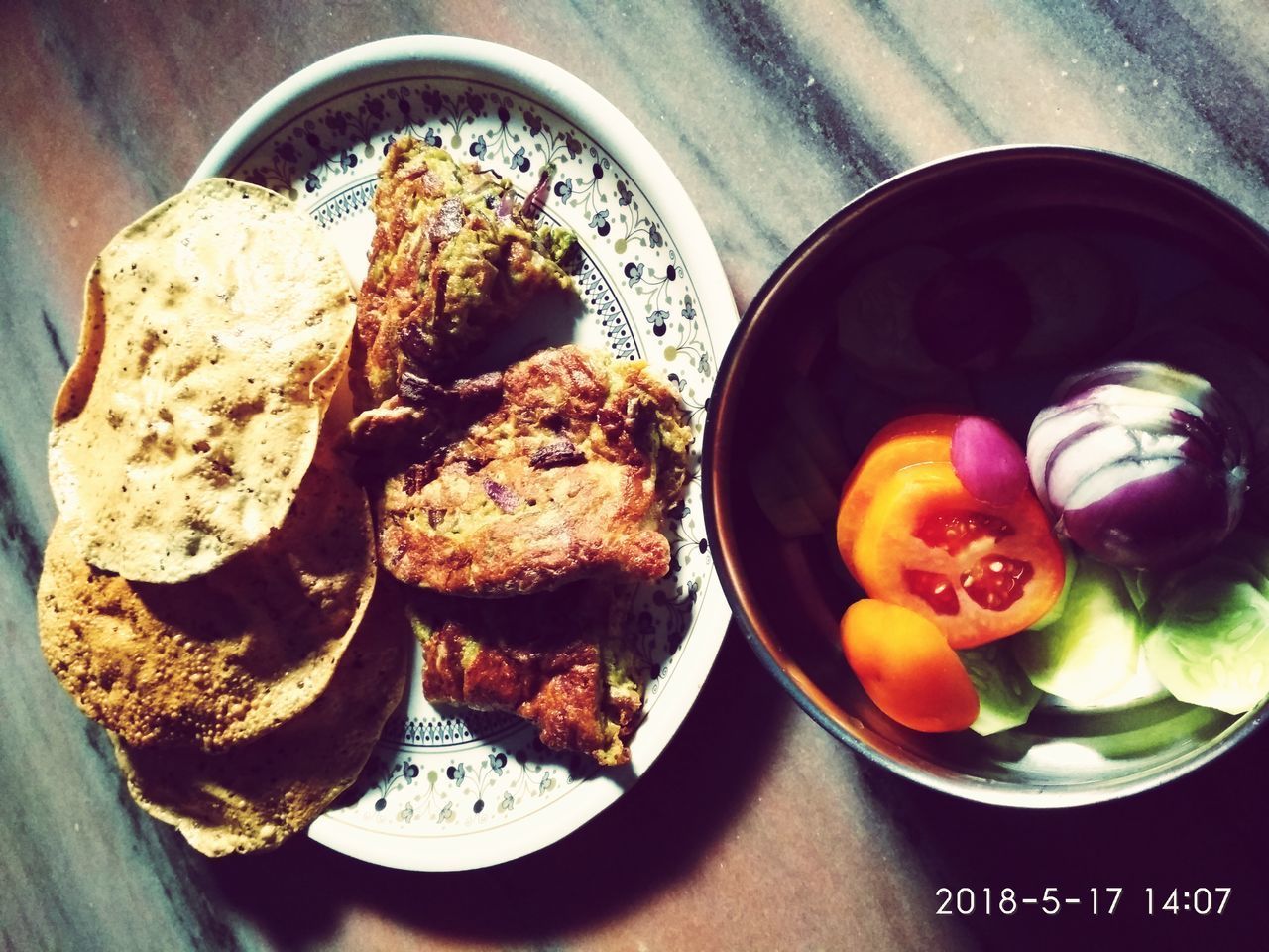 HIGH ANGLE VIEW OF BREAKFAST IN PLATE