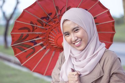 Portrait of a smiling young woman