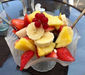 Close-up of strawberries in plate on table