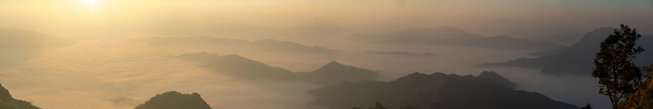 Panorama the mountain views and morning fog