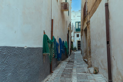 alley