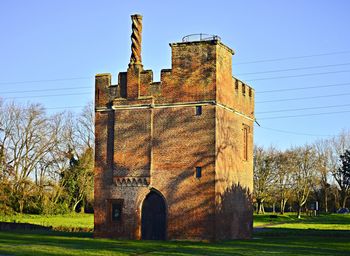 Old ruin building against sky