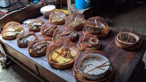 Local foods with traditional serving