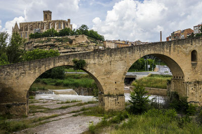 The cathedral of manresa and his old bridge