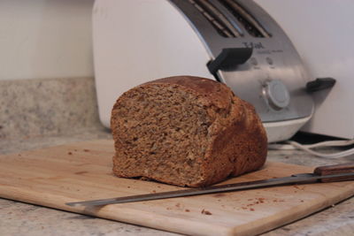 Close-up of bread on cutting board