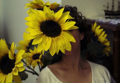 Close-up of yellow flowers