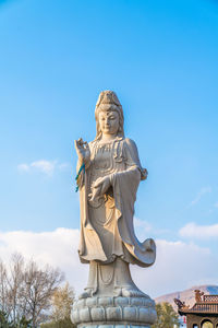 The statue of guanyin bodhisattva in the south china sea on mount wutai