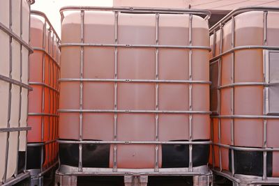 Bulk container for liquid solvent storage