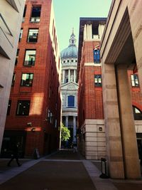 Narrow alley in alley