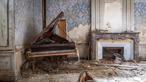 Abandoned chair at home