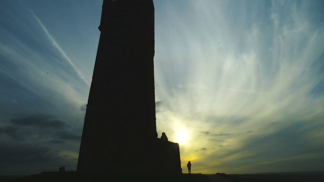 LOW ANGLE VIEW OF MONUMENT AGAINST SKY